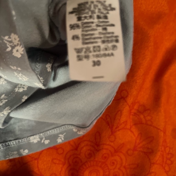 BRANDY MELVILLE !!! So cute this little crop top. It speaks for its self. - Picture 8 of 9